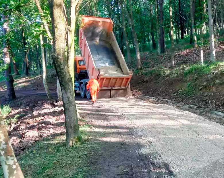  Mantenimiento de pistas forestales en Girona